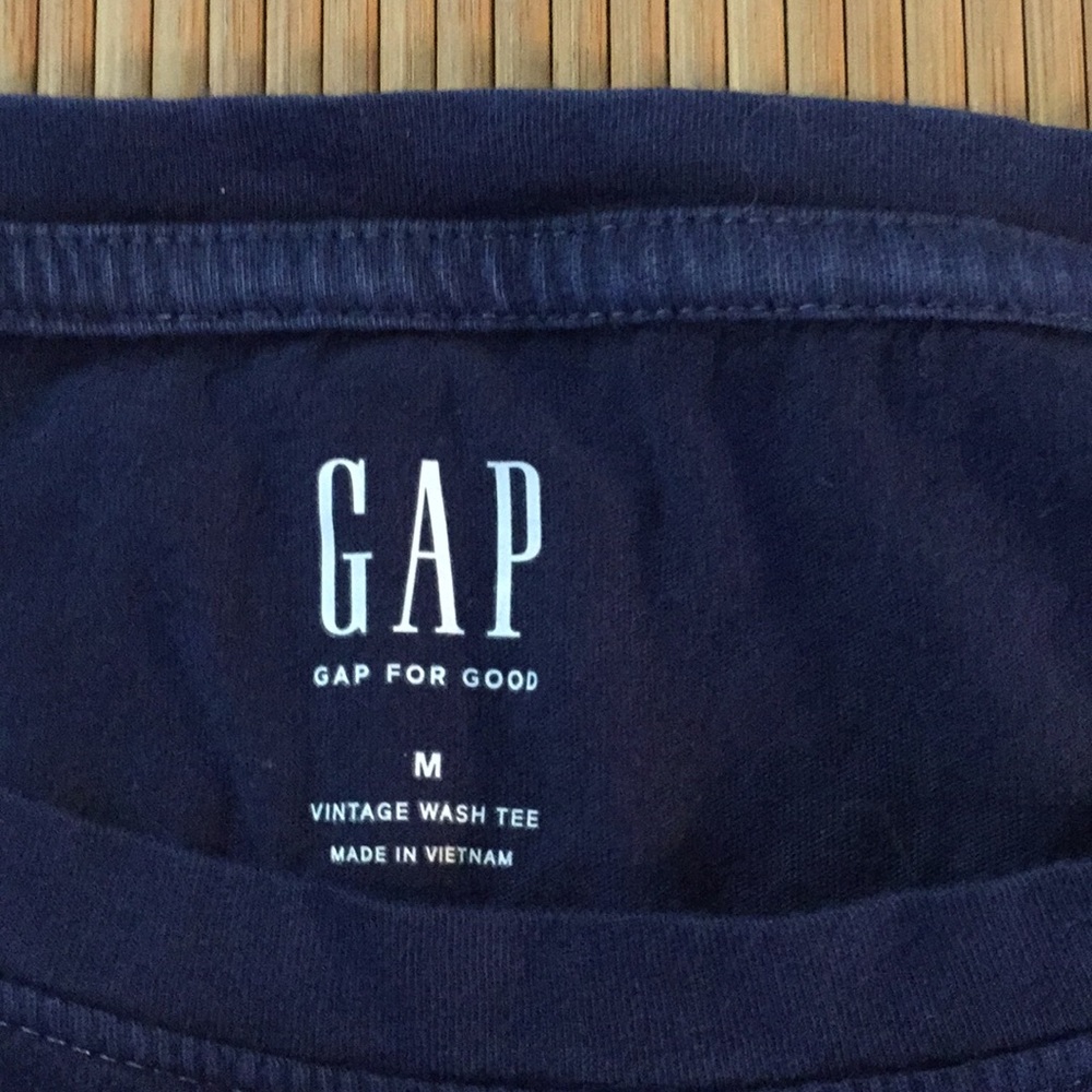 GAP medium top - Picture 2 of 2